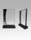 [SH2011] The Slantique rectangular crystal trophy features inward metallic sleekecurve in steely grey. Its modern design is enhanced by the solid black base, adding stability and elegance to the trophy.