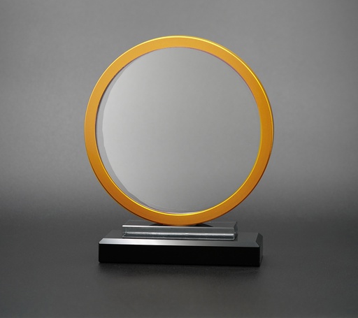 [SH2021] G-Globica is Crystal framed in Circular gold ring by a bold metallic with a polished finish, with a solid black base brings a celebratory touch to a trophy display.