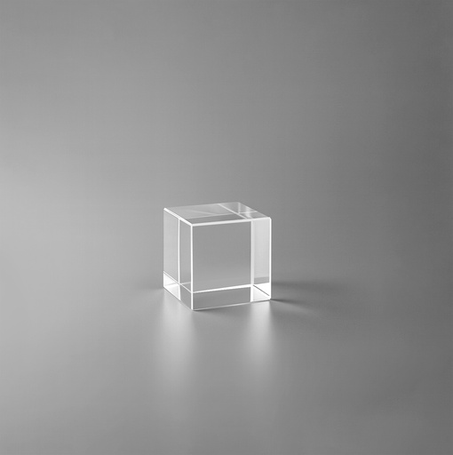 [SH4010] The cubiscent is transparent crystal cube lead free k9 with sharp edges creating mirrored patterns on the surface.making it an elegant choice for awards or decorative uses.