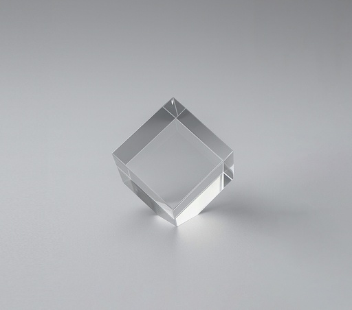 [SH4050] The Edgeaura cube features a sharp edge cut with high-quality K9 crystal that enhances its modern look with flat surface to be placed. Its clear design making it a great choice for awards or decorative displays.
