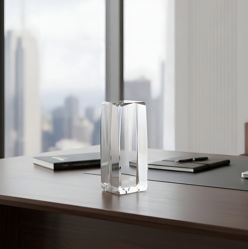 [SH4102] The Beveluxe crystal features a unique design with bevelled edges that enhance its K9 crystal, comes in various sizes.
Perfect for corporate recognition, personalization, and premium gifting.