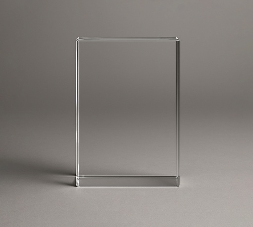 [SH6013] The Quadiscent-Biga crystal is made from high-quality, lead-free K9 crystal admired for its unmatched clarity and brilliance. It offers versatile customization options and comes in multiple sizes, making it an elegant choice for awards or decorative uses.